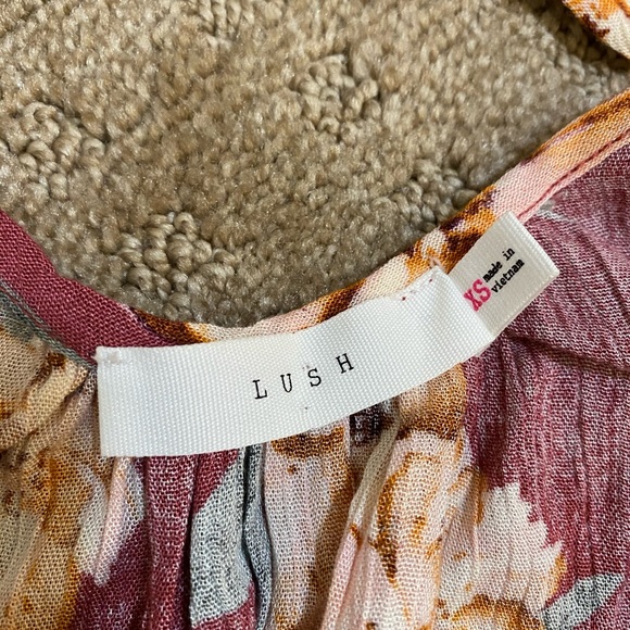 Floral blouse - Picture 3 of 3